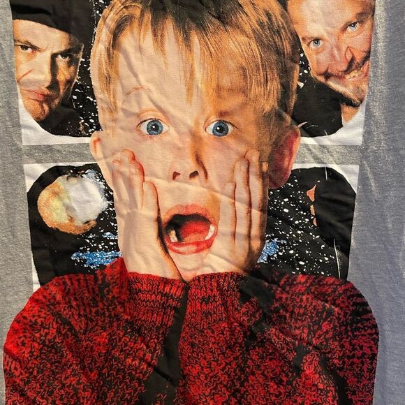 Home Alone Men’s Medium Shirt - Picture 4 of 10